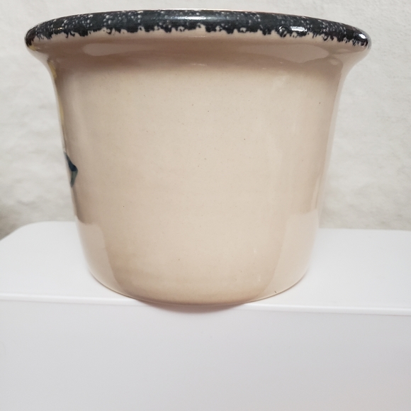 Home and garden magnolia planter from 2002. - Picture 4 of 7